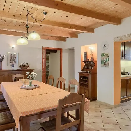 Semesterbostad Negrin *