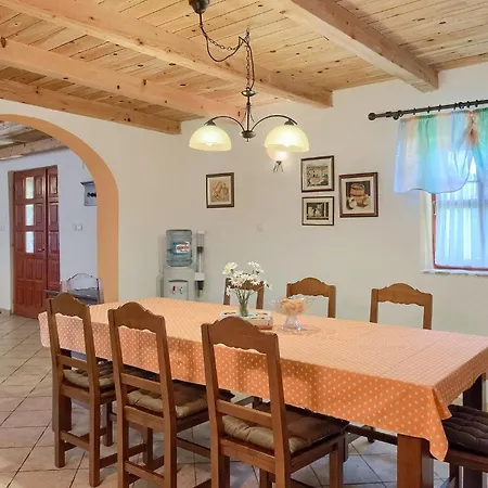 Dom wakacyjny Negrin *